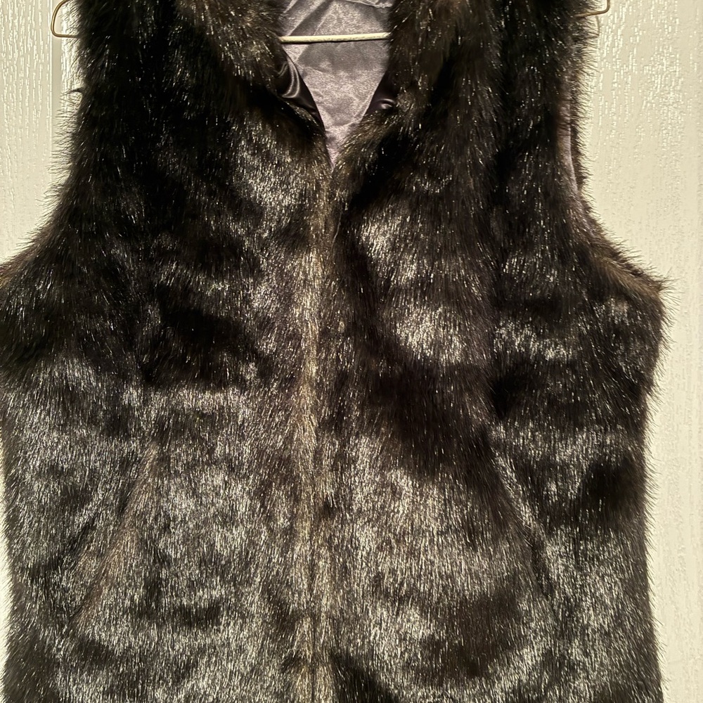 Shiny Vera Wang Faux Fur Vest in Black